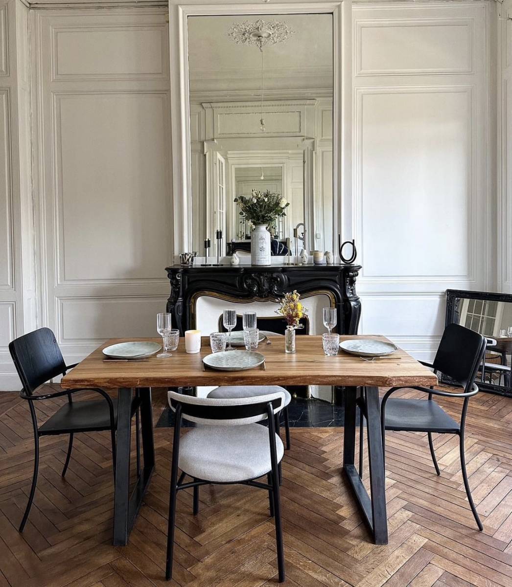 Table de salle à manger Bordelaise en bois massif 