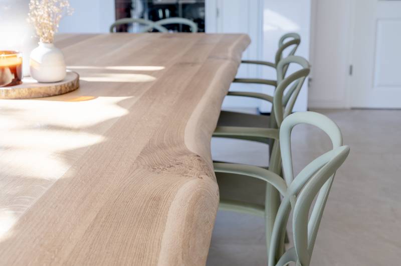 Table en bois massif et pied central mikado à Bordeaux 